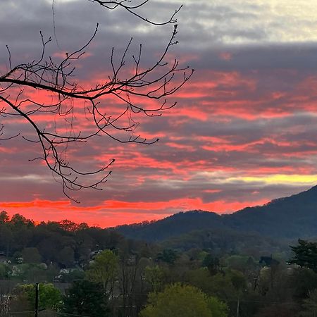 Oak Hill On Love Lane Bed And Breakfast Inn Waynesville Ngoại thất bức ảnh