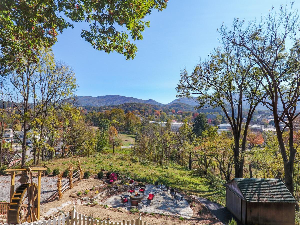 Oak Hill On Love Lane Bed And Breakfast Inn Waynesville Ngoại thất bức ảnh