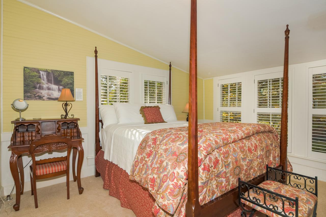 Oak Hill On Love Lane Bed And Breakfast Inn Waynesville Ngoại thất bức ảnh
