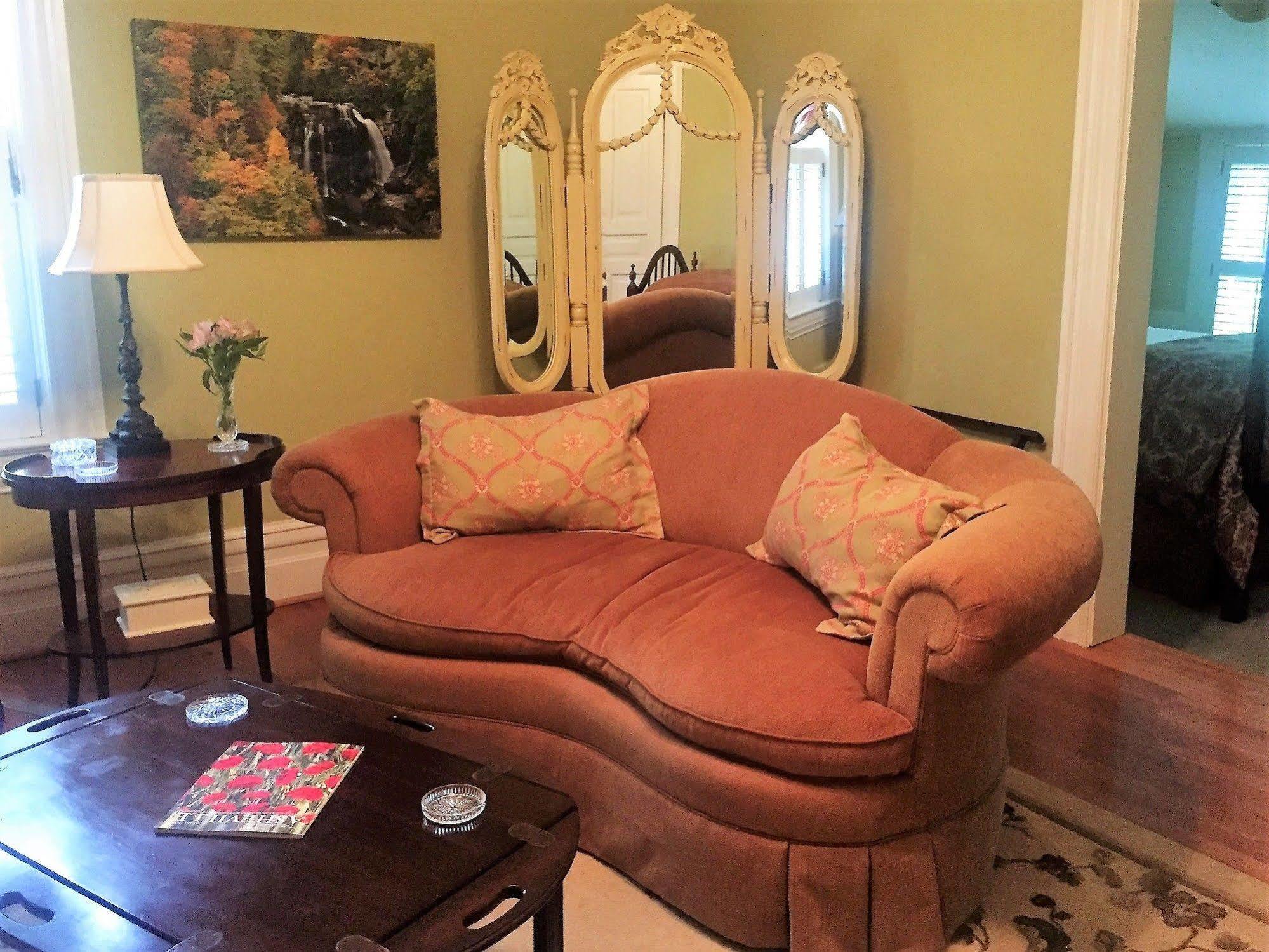 Oak Hill On Love Lane Bed And Breakfast Inn Waynesville Ngoại thất bức ảnh